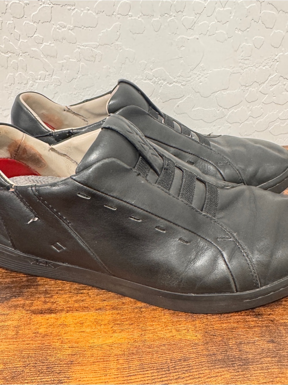 Kizik New York Date Men's 8M Black Hands Free Leather Slip On Casual Shoes
